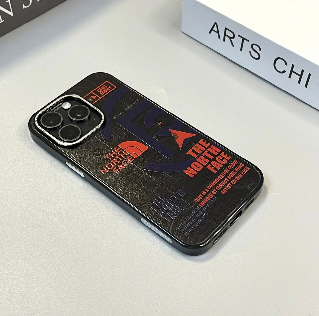 Paris iPhone tok | TNF