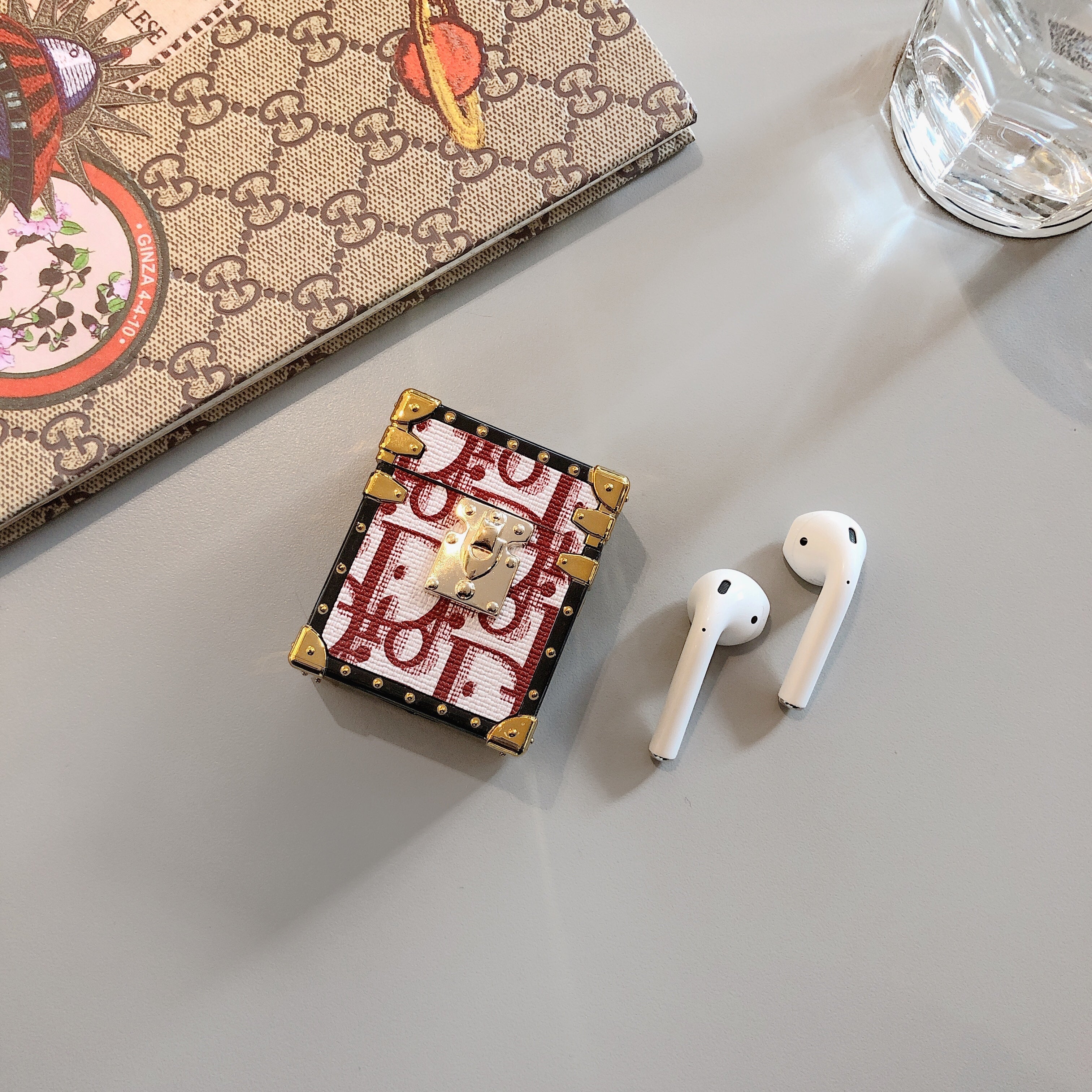 علبة حافظة سماعات AirPods CD فاخرة باللون الأحمر-YH240513