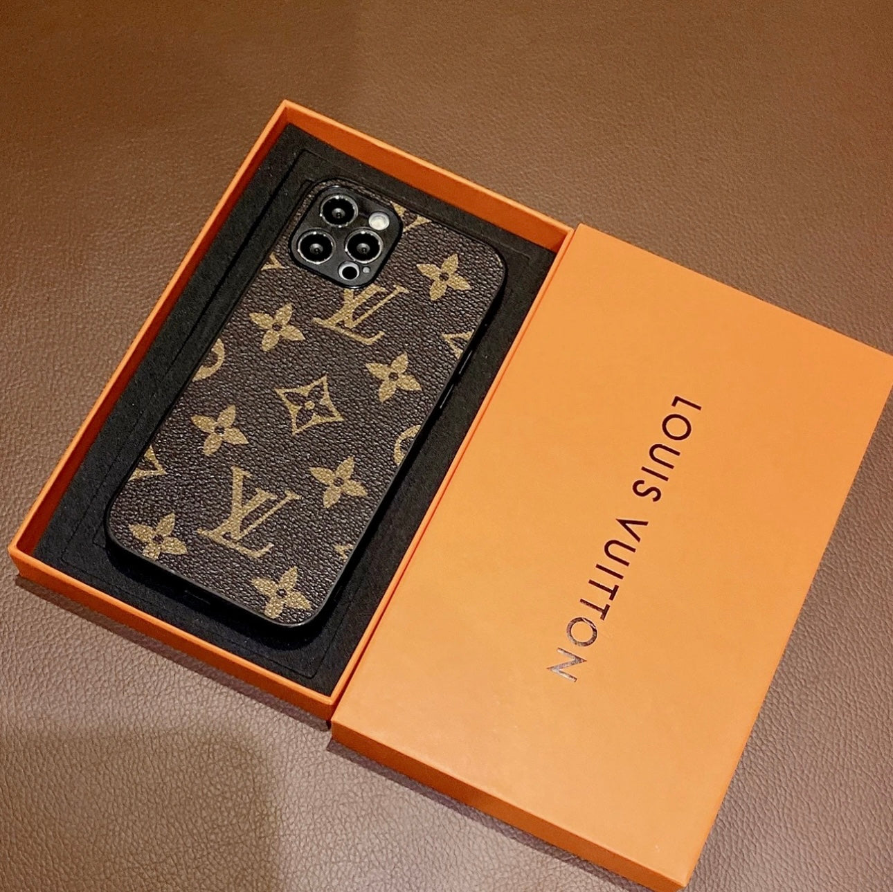 NYTT LV Shine x Mono iPhone-fodral (med kartong)