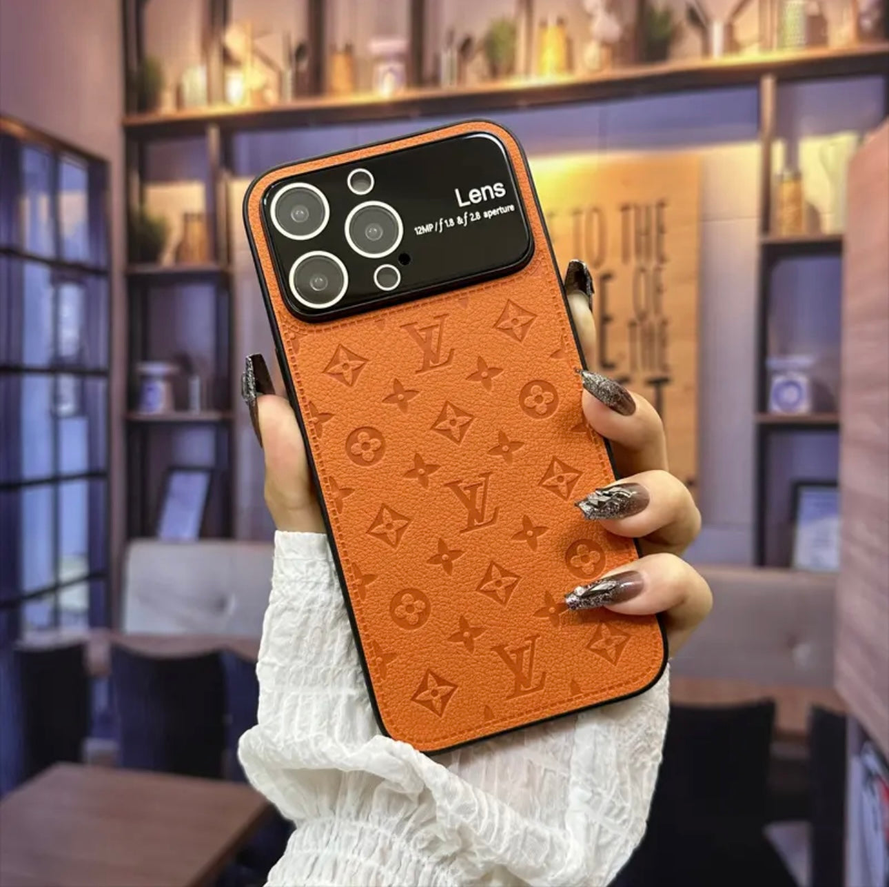 NEUE LV Shine x Mono iPhone-Hülle