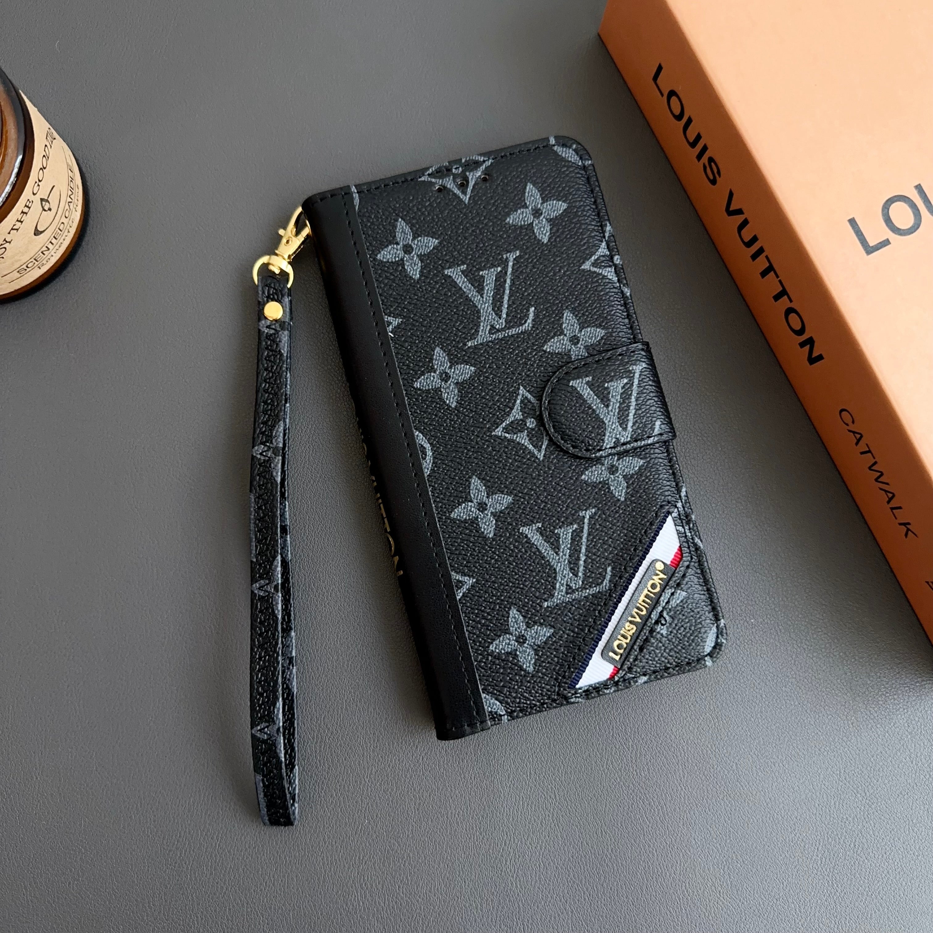 Luxueux PORTEFEUILLE AVEC LOGO 'LV'