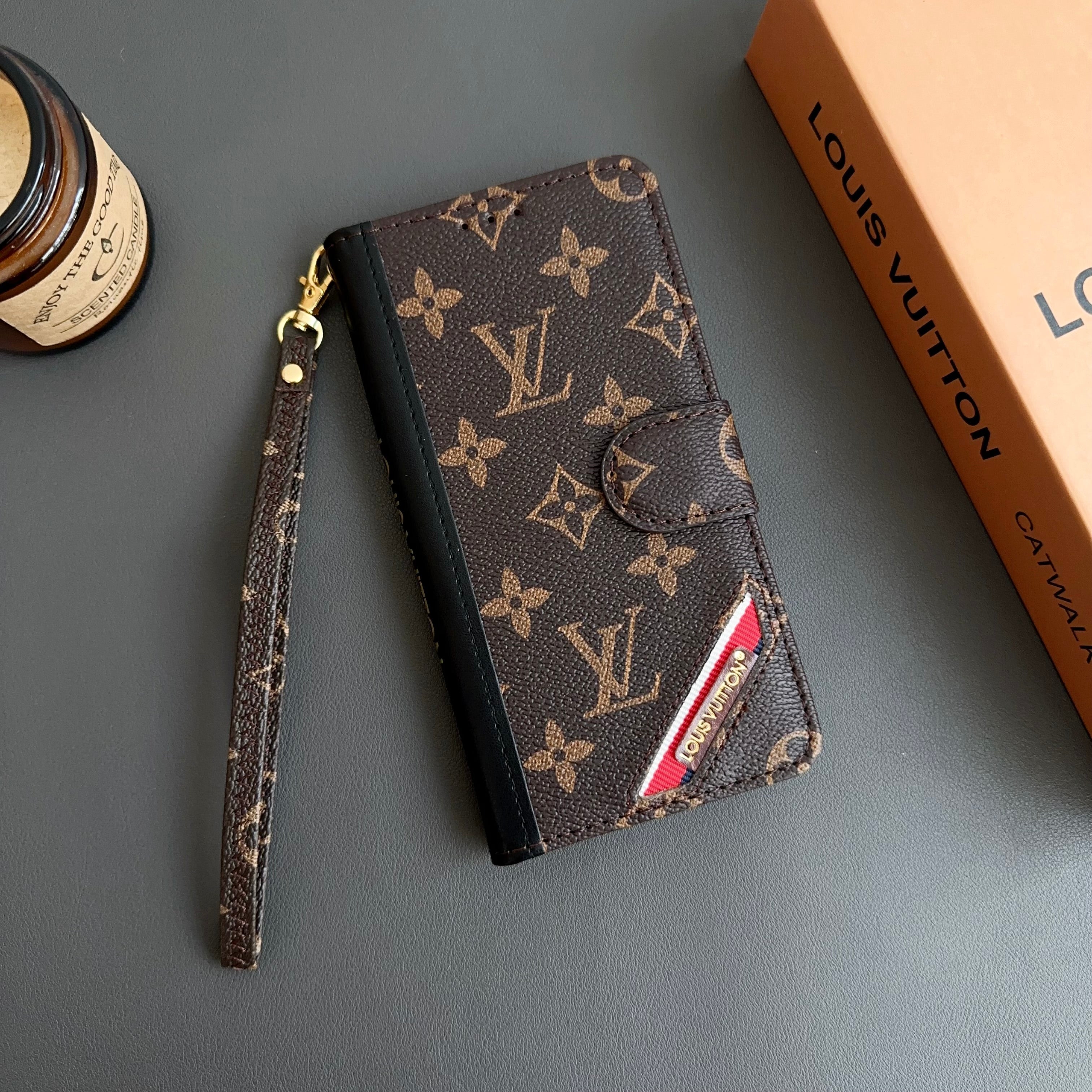 CARTERA DE LUJO CON EL LOGO 'LV'