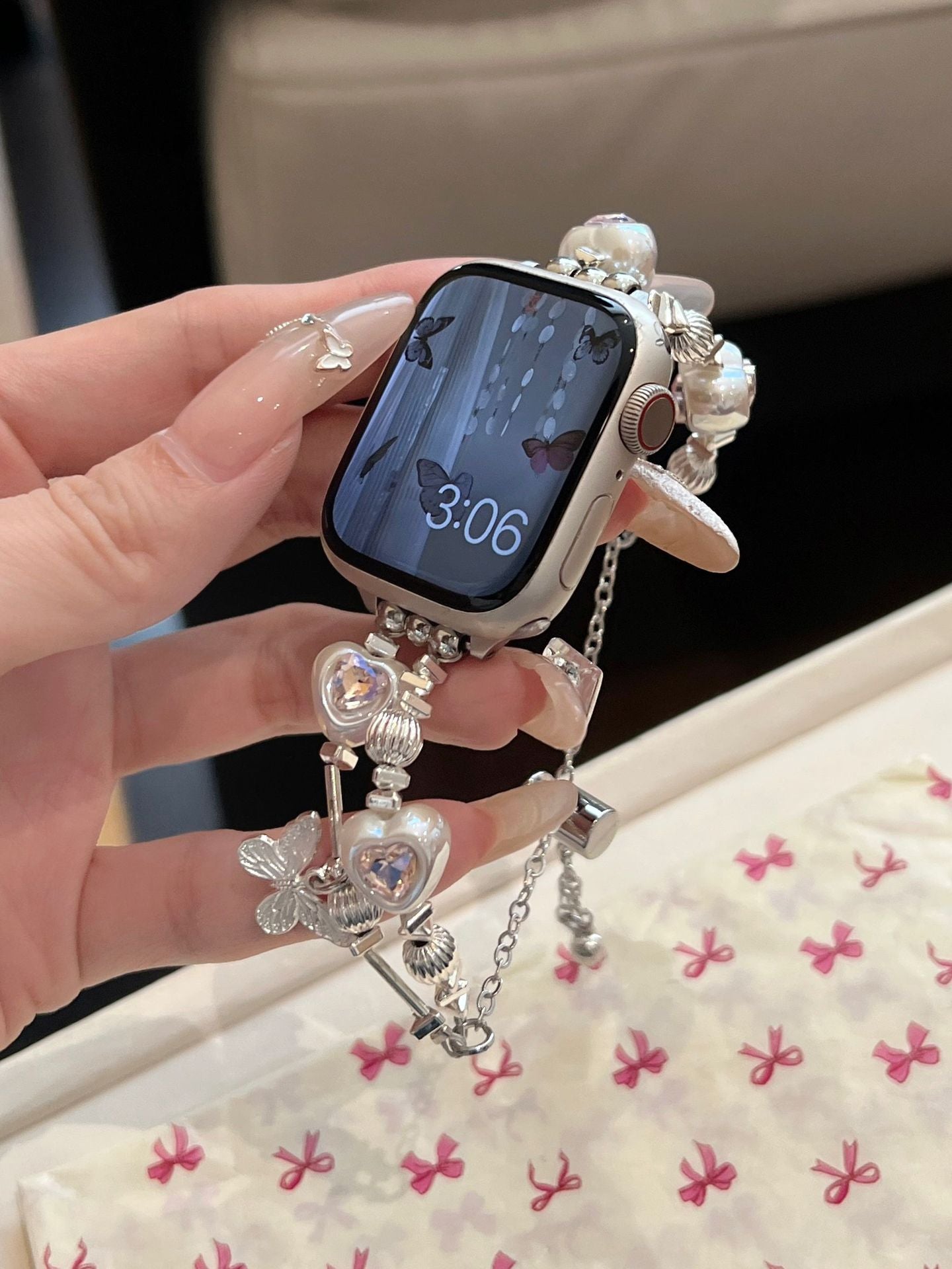 Bracelet Apple Watch avec fermeture éclair en métal et papillon en forme de cœur et de diamants