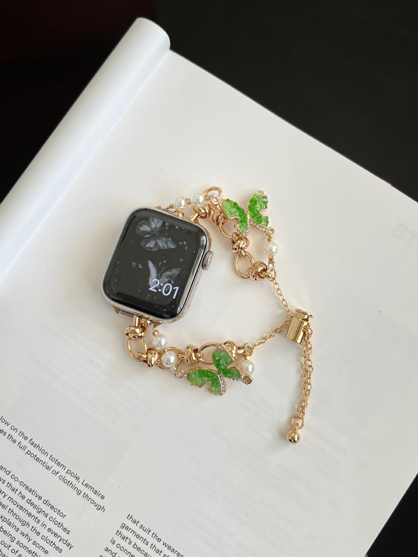 Bracelet Apple Watch avec chaîne papillon en cristal