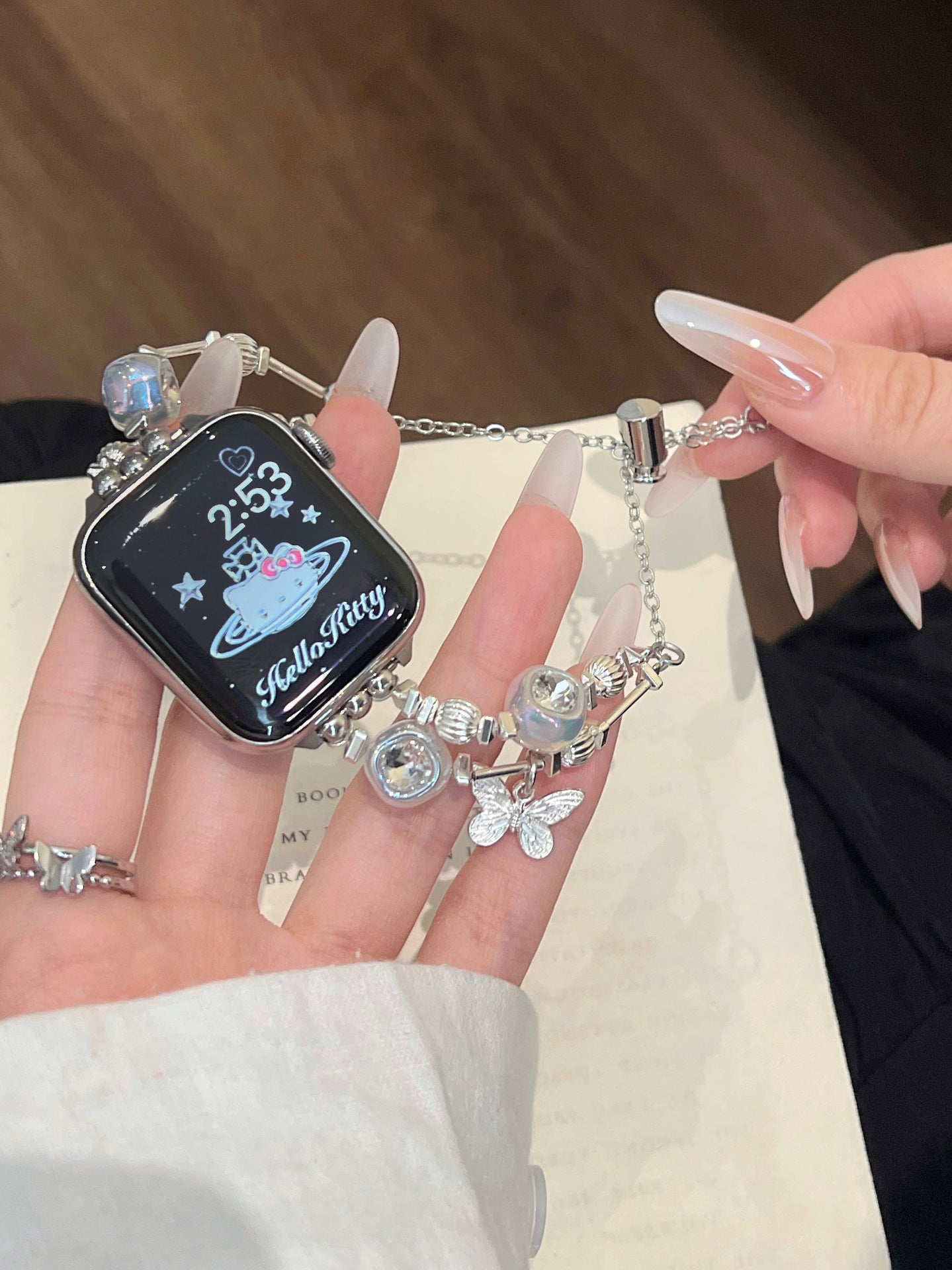 Correa para Apple Watch con cremallera metálica y mariposa de diamantes y corazón