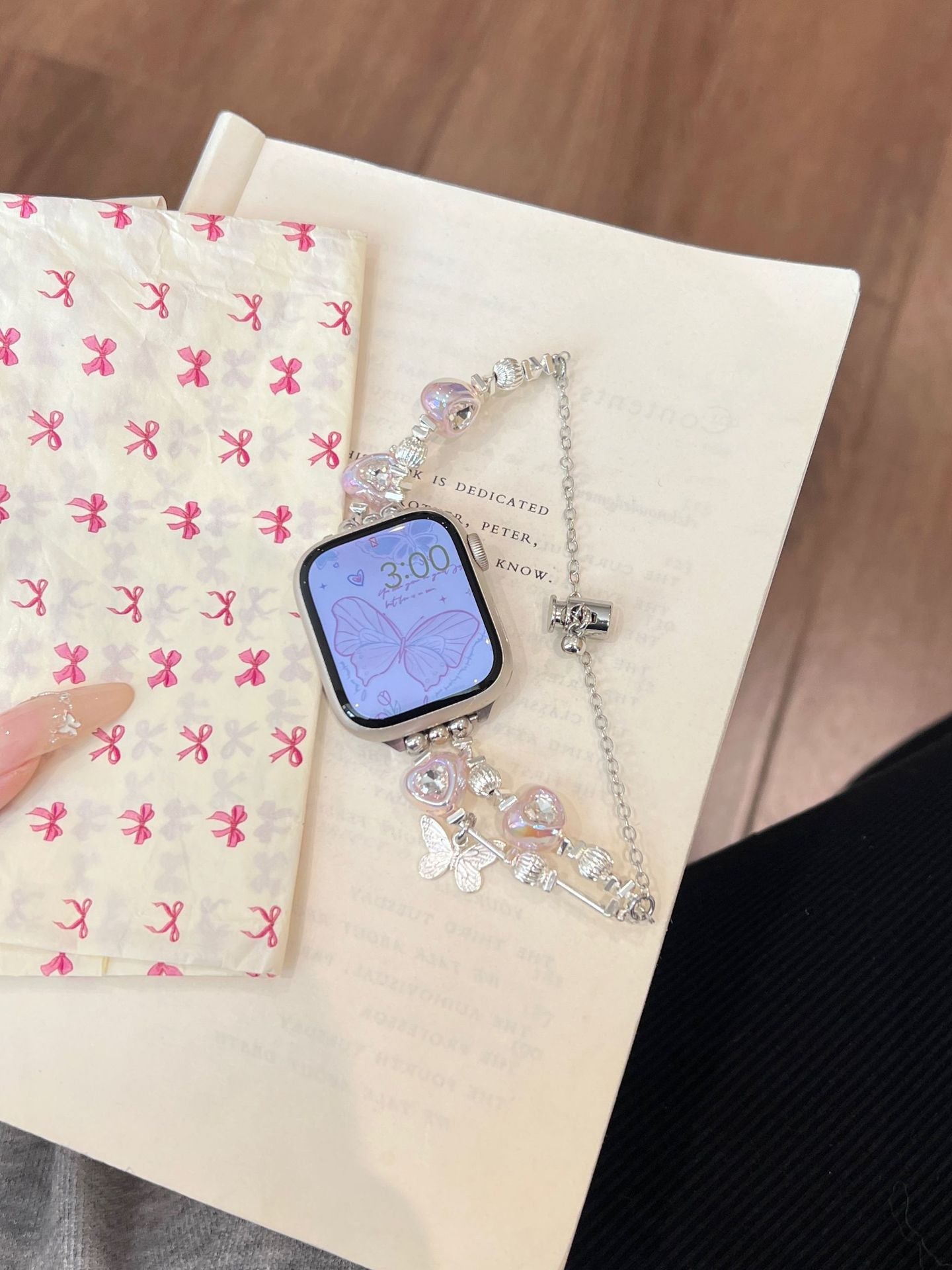 Correa para Apple Watch con cremallera metálica y mariposa de diamantes y corazón