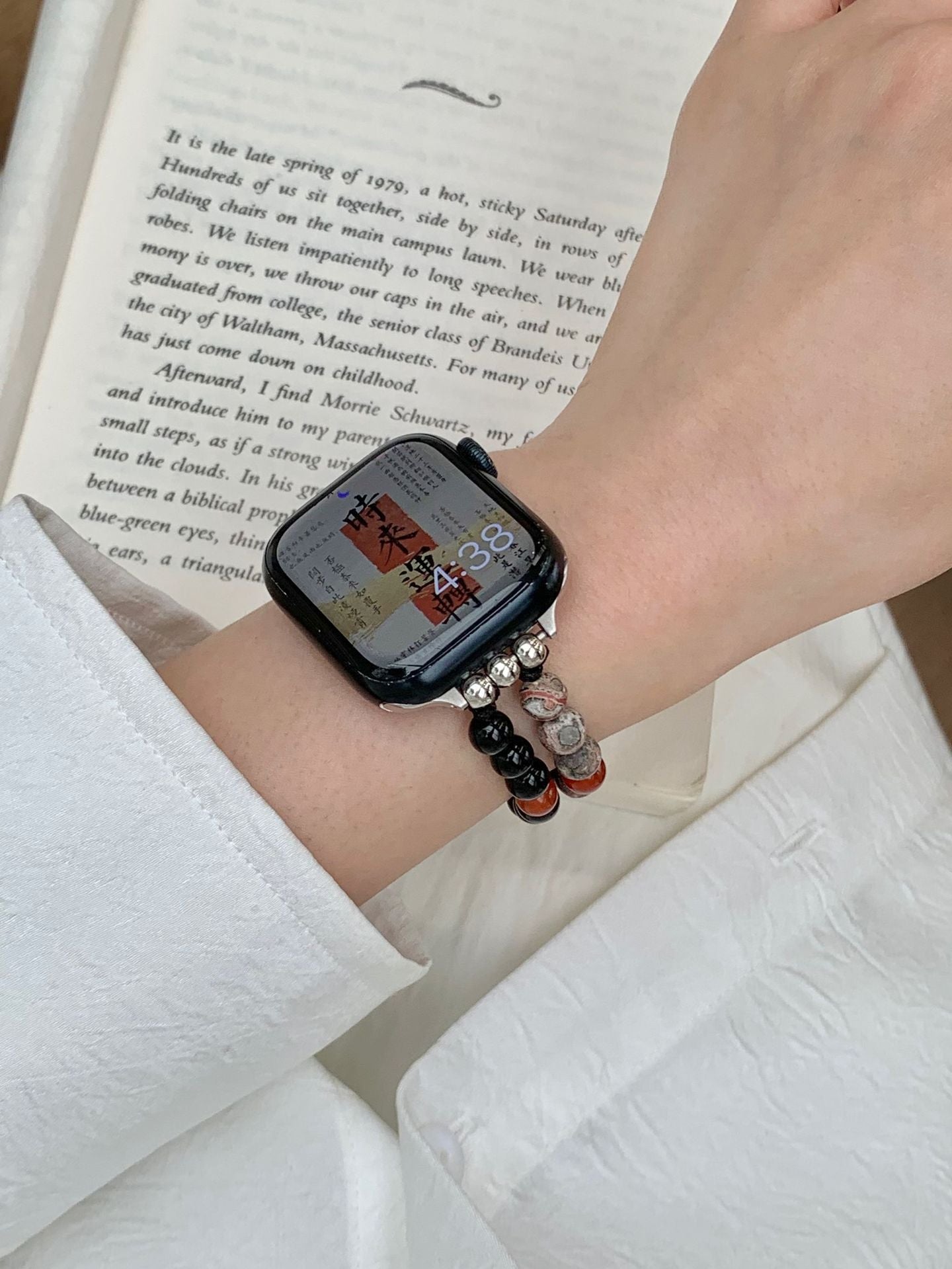 Transparent oregelbundet pärlband från Apple Watch