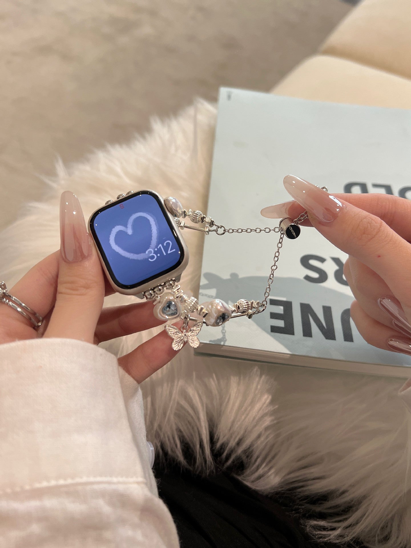 Bracelet Apple Watch avec fermeture éclair en métal et papillon en forme de cœur et de diamants