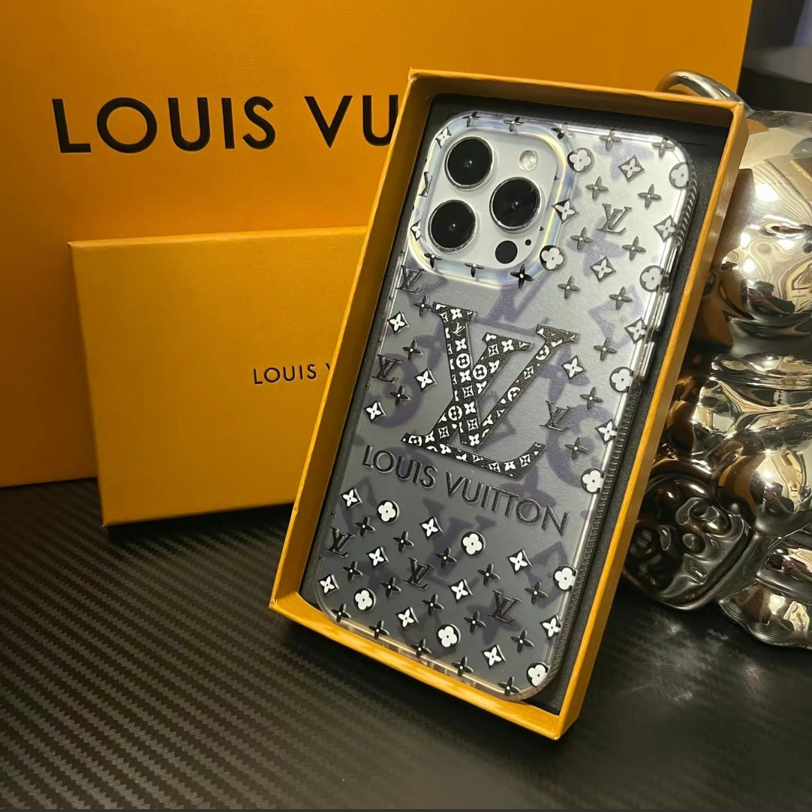 「LV」レーザーiPhoneケース |輝く