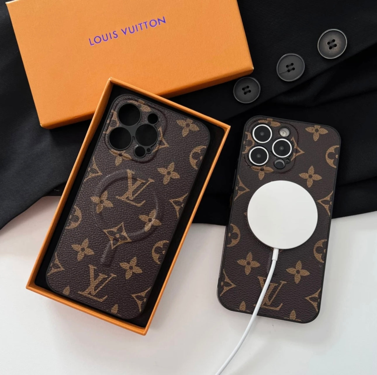 NUEVA funda para iPhone LV Shine x Mono (atracción magnética)