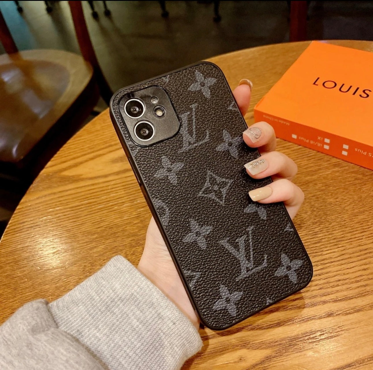 NUEVA funda para iPhone LV Shine x Mono (con caja)